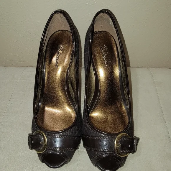 Womens brown plaid heels - Picture 3 of 9